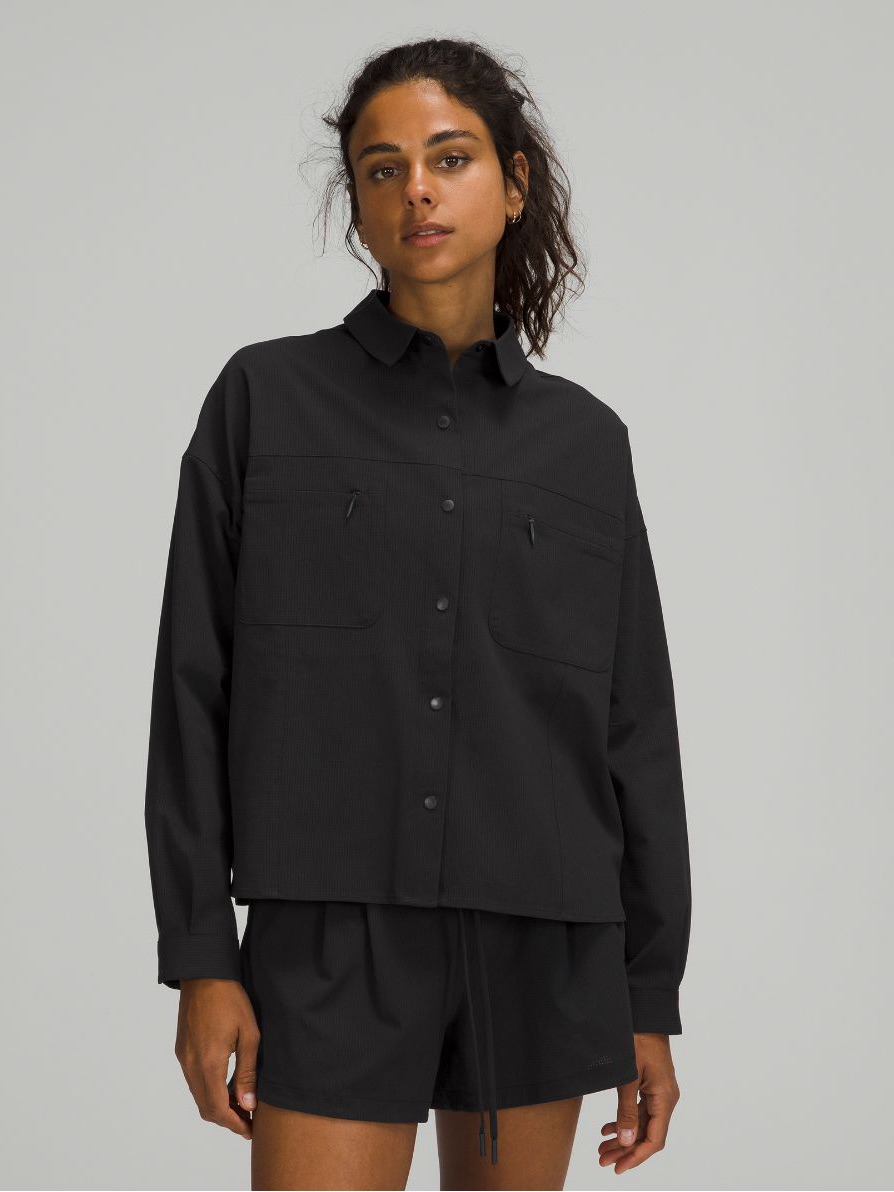 Lululemon Ventlight Black Button-Down Shirt Sz 6 Euc